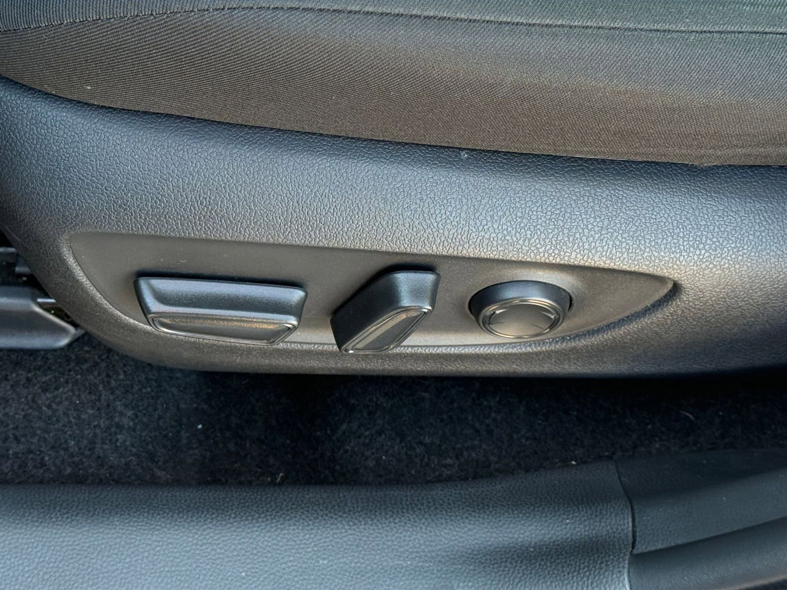 Thumbnail: 2025 Toyota RAV4 - 22