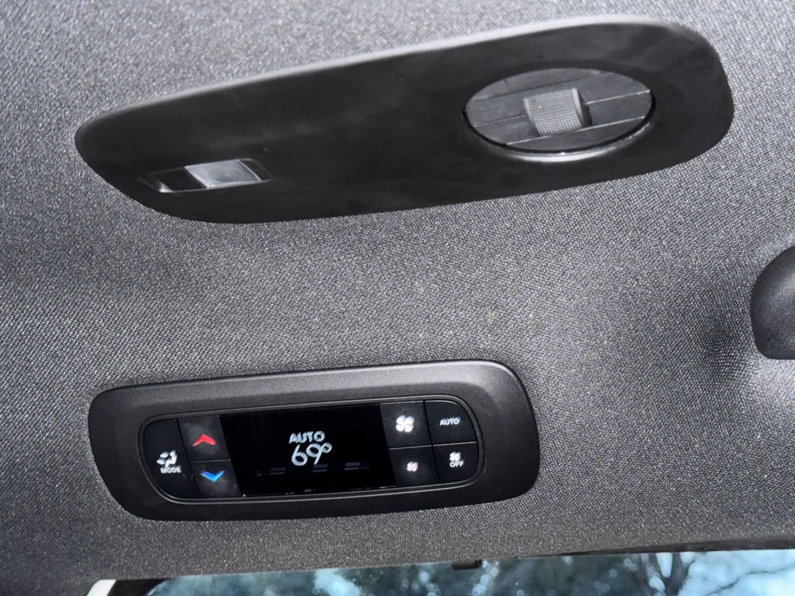 Thumbnail: 2025 Chrysler Pacifica - 27