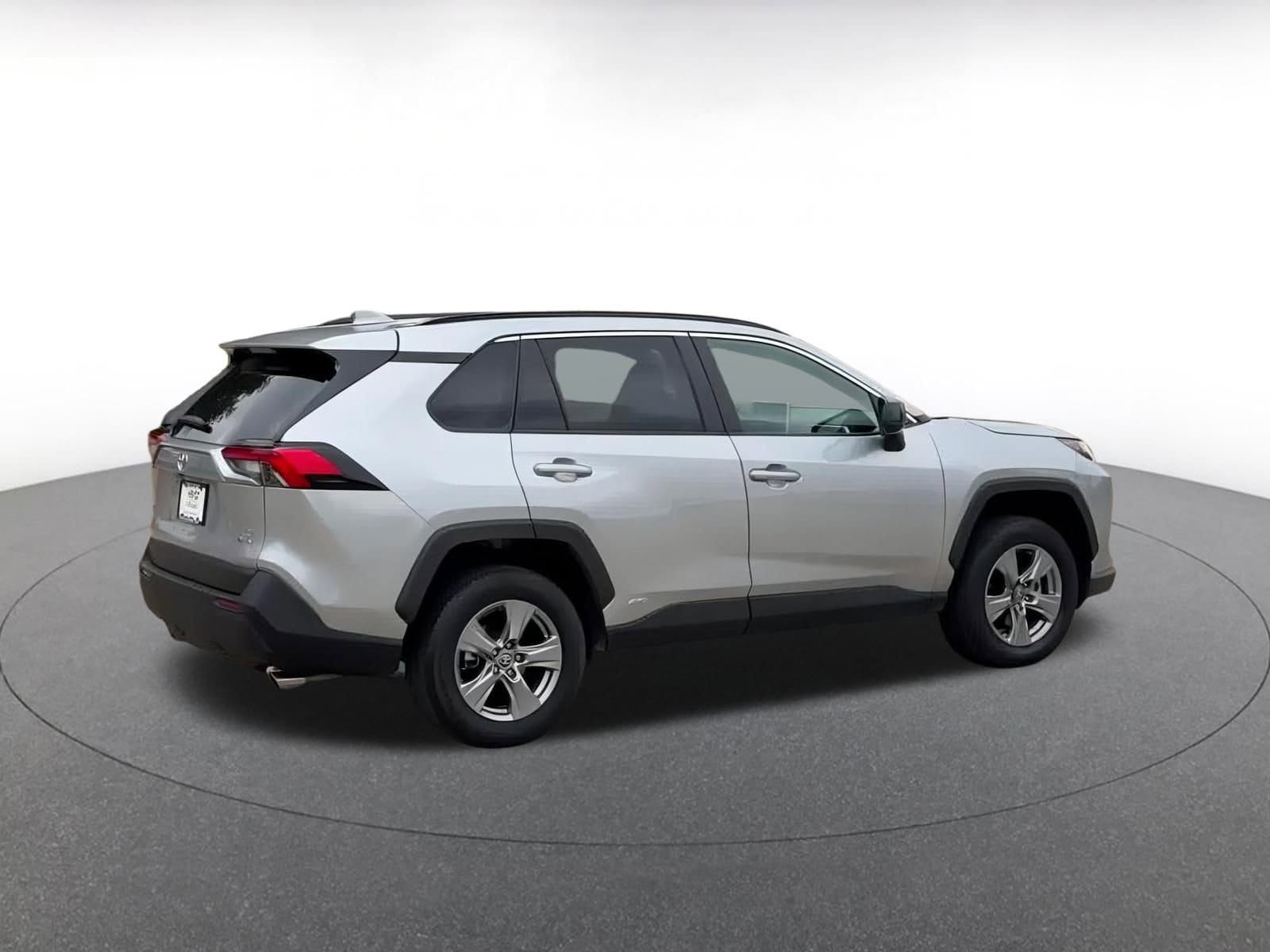 Thumbnail: 2025 Toyota RAV4 - 15