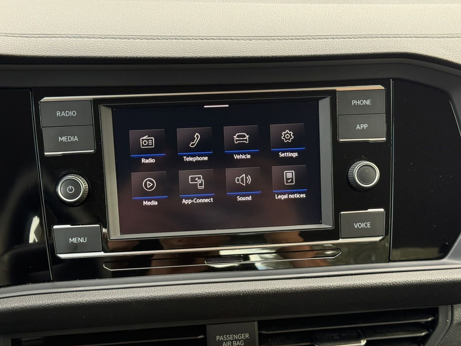 Thumbnail: 2024 Volkswagen Jetta - 22