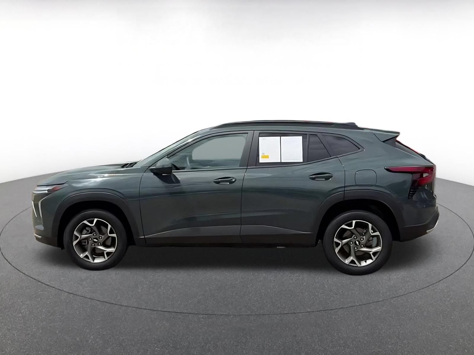 Thumbnail: 2025 Chevrolet Trax - 9