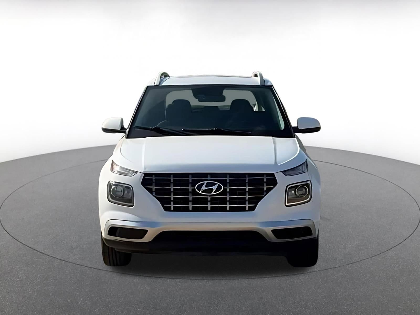 Thumbnail: 2023 Hyundai Venue - 4