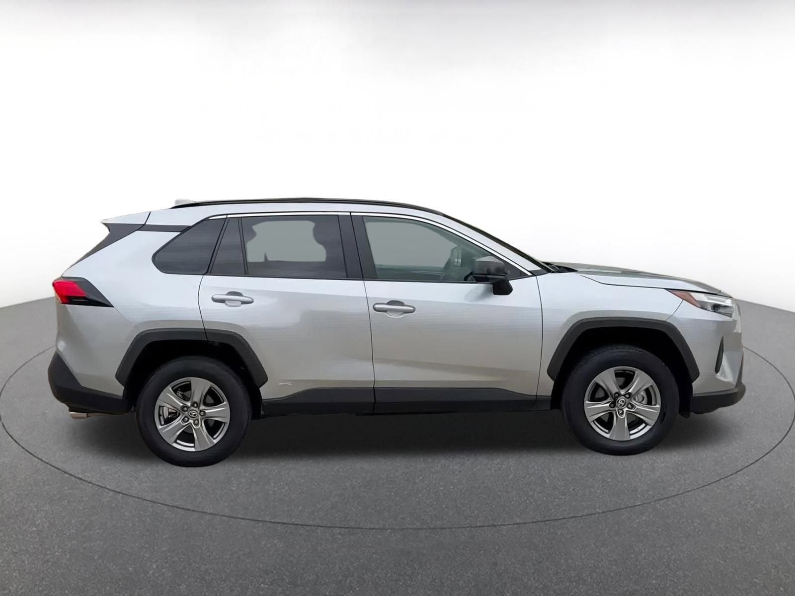 Thumbnail: 2025 Toyota RAV4 - 16