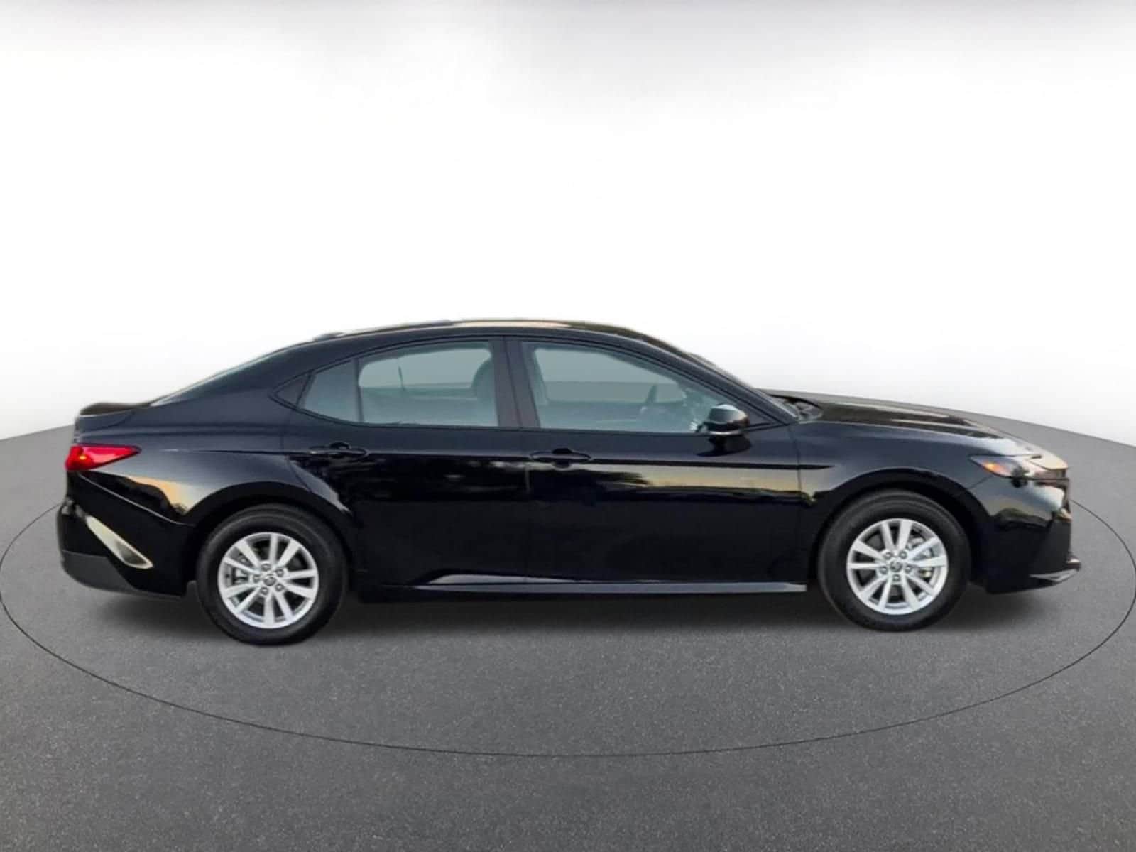 Thumbnail: 2025 Toyota Camry - 16