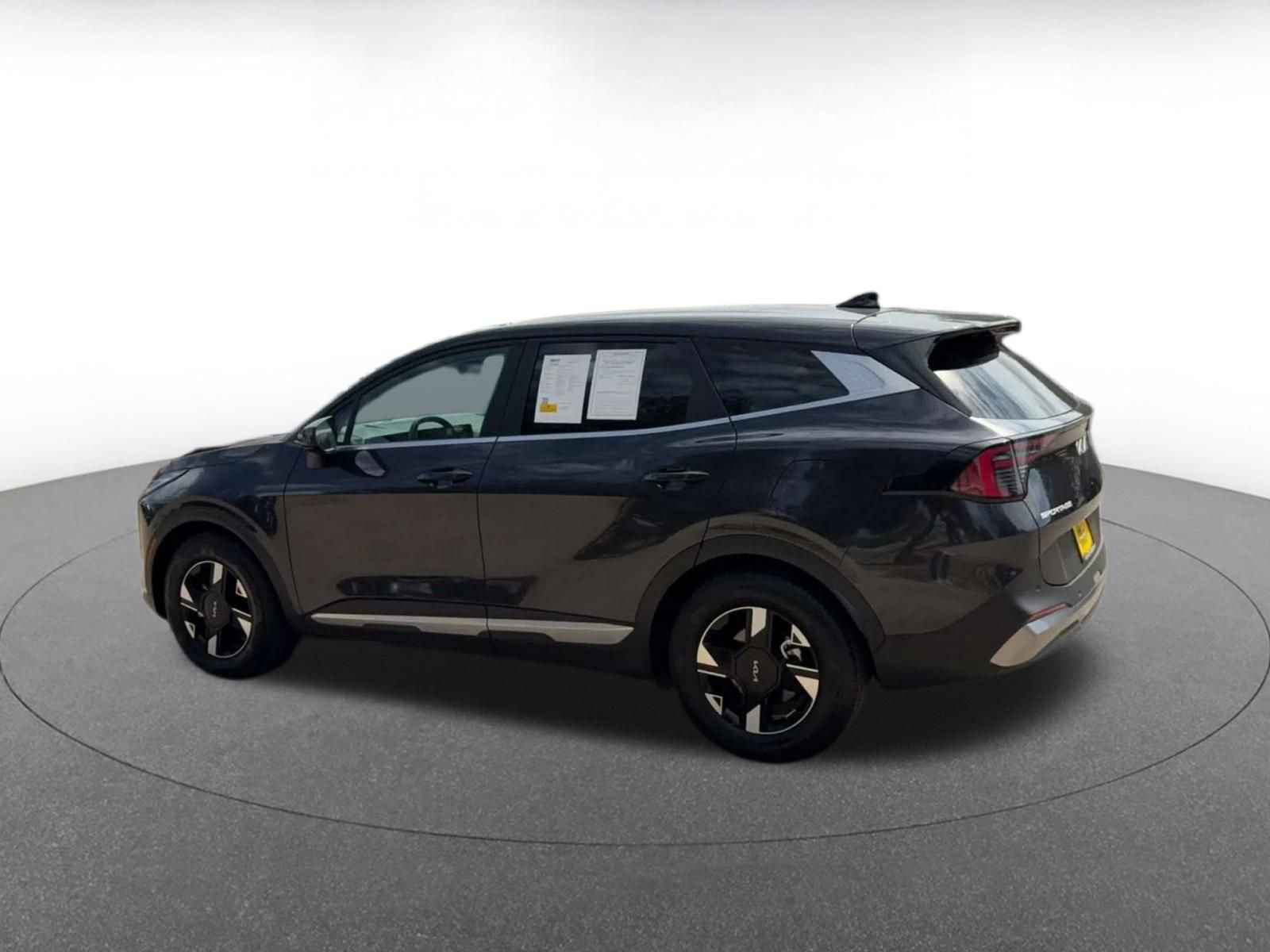 Thumbnail: 2026 Kia Sportage - 9
