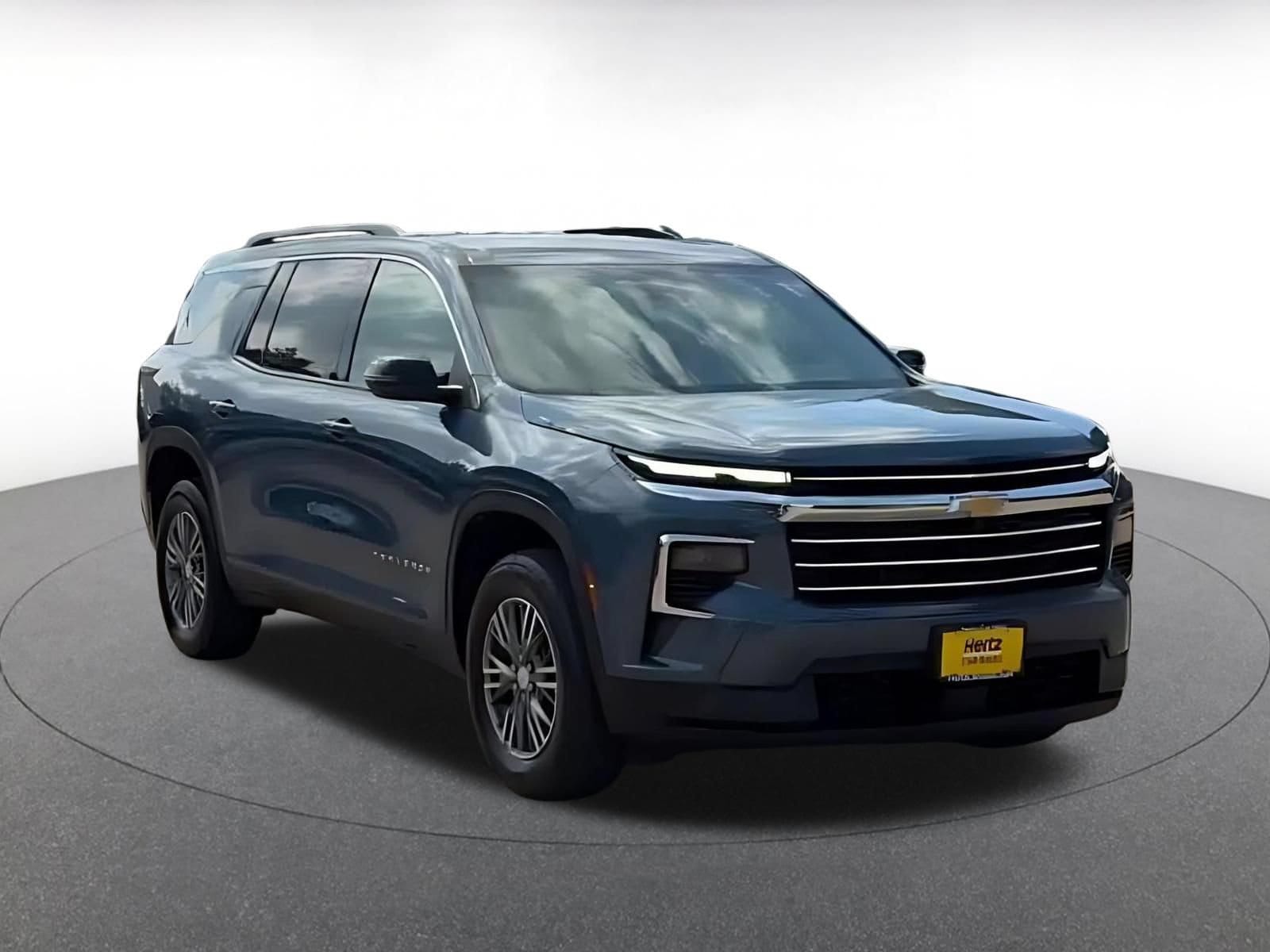 Thumbnail: 2025 Chevrolet Traverse - 3