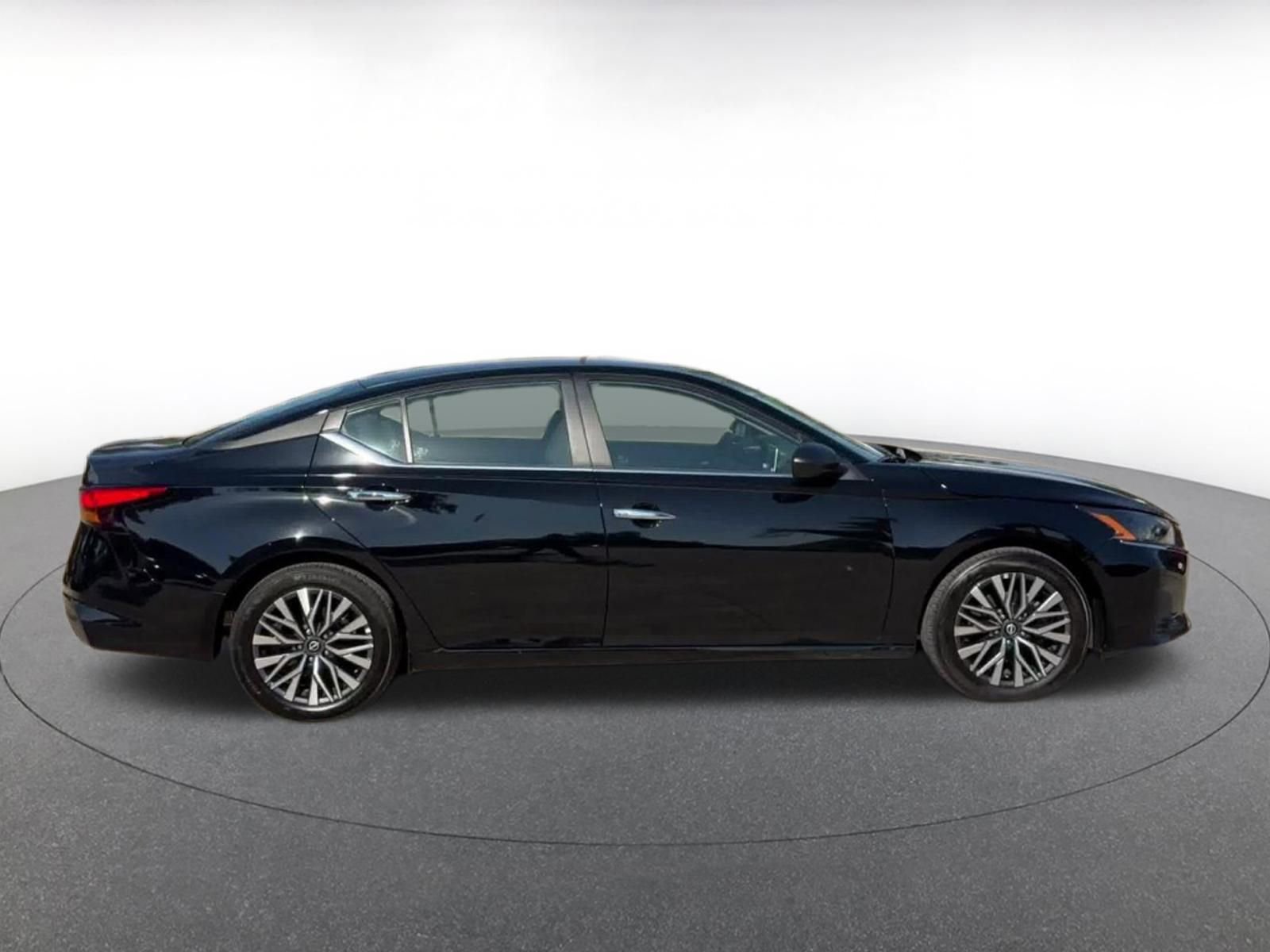 Thumbnail: 2025 Nissan Altima - 16