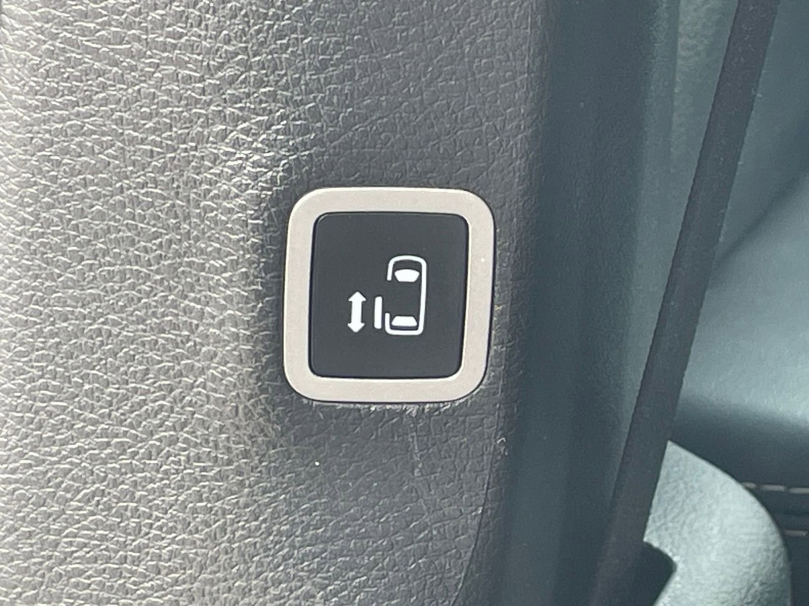 Thumbnail: 2025 Chrysler Pacifica - 31