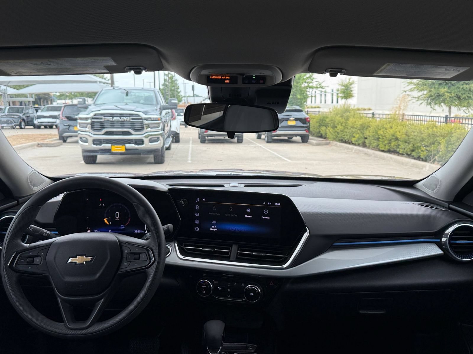 Thumbnail: 2025 Chevrolet Trax - 32