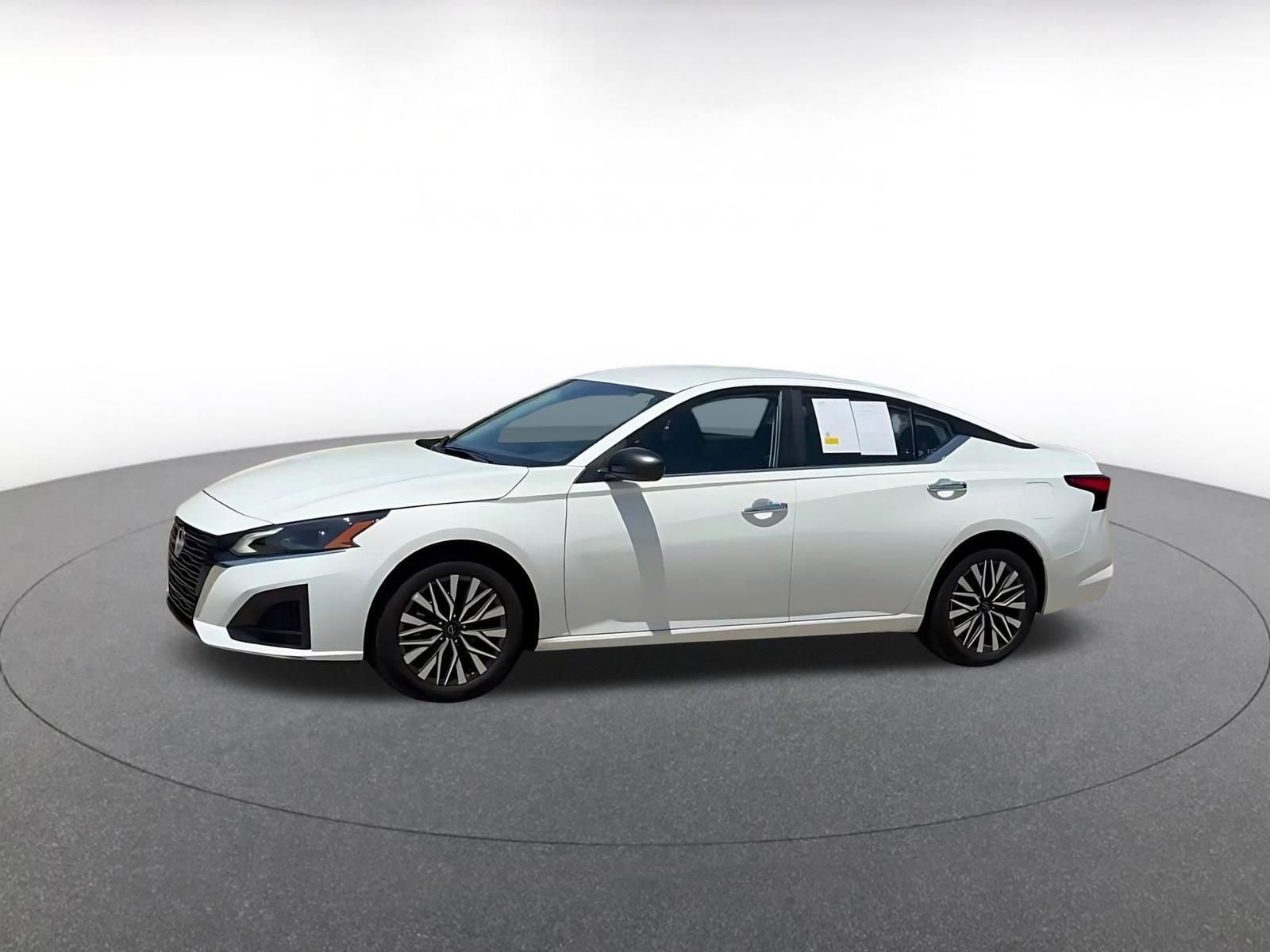 Thumbnail: 2025 Nissan Altima - 8