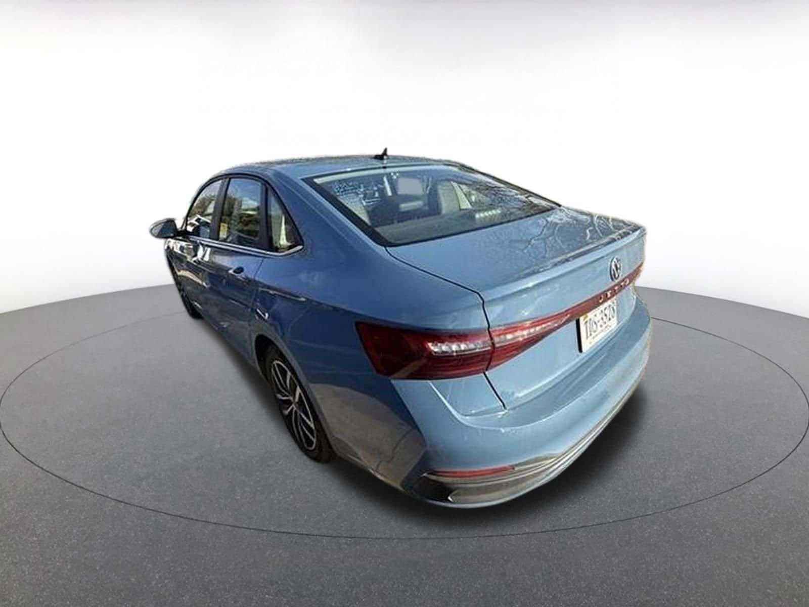 Thumbnail: 2025 Volkswagen Jetta - 3