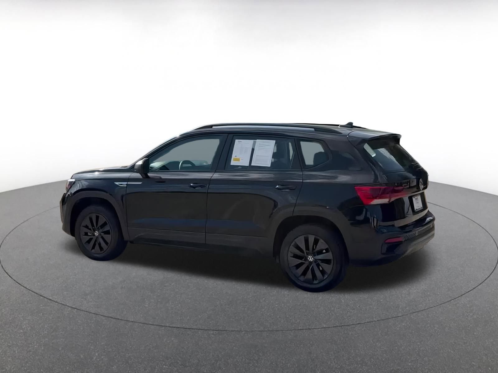 Thumbnail: 2024 Volkswagen Taos - 10