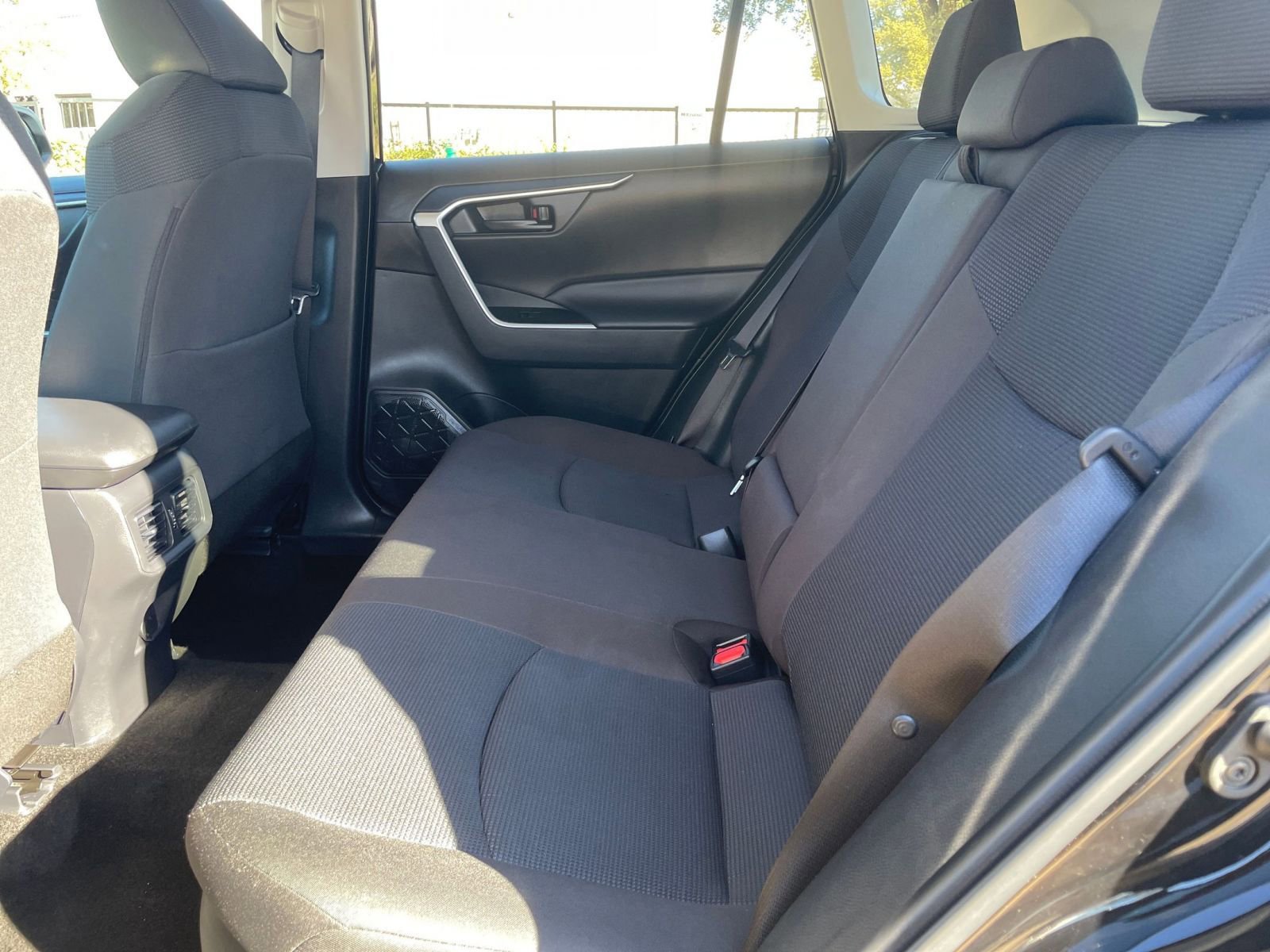 Thumbnail: 2025 Toyota RAV4 - 25