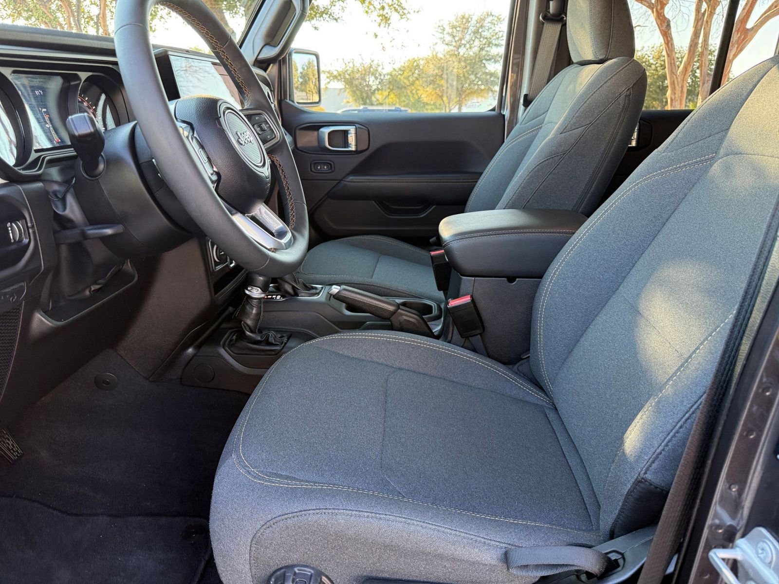 Thumbnail: 2025 Jeep Wrangler - 27