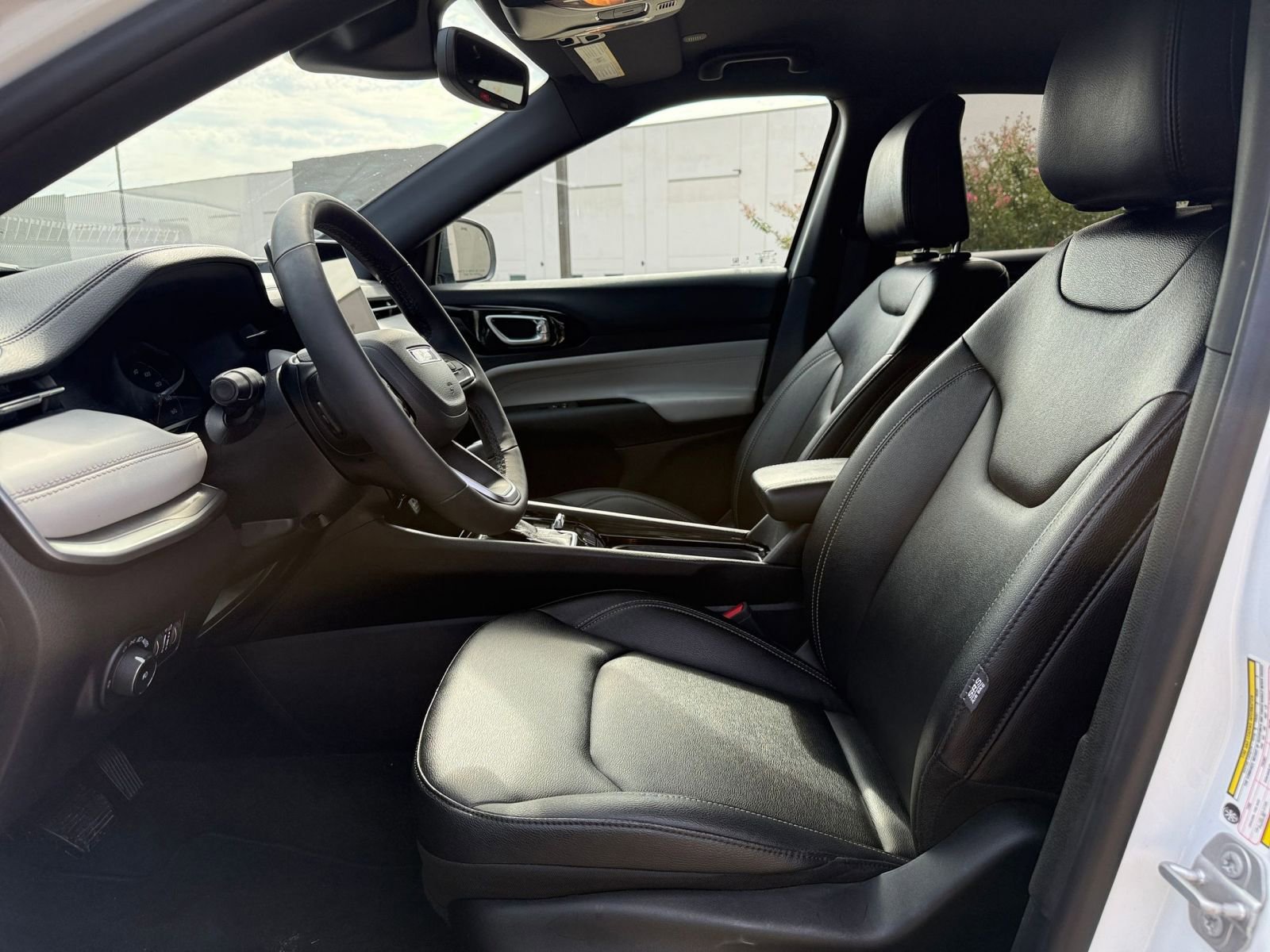 Thumbnail: 2025 Jeep Compass - 27