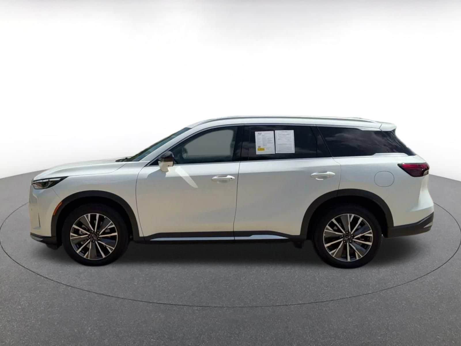 Thumbnail: 2026 INFINITI QX60 - 8