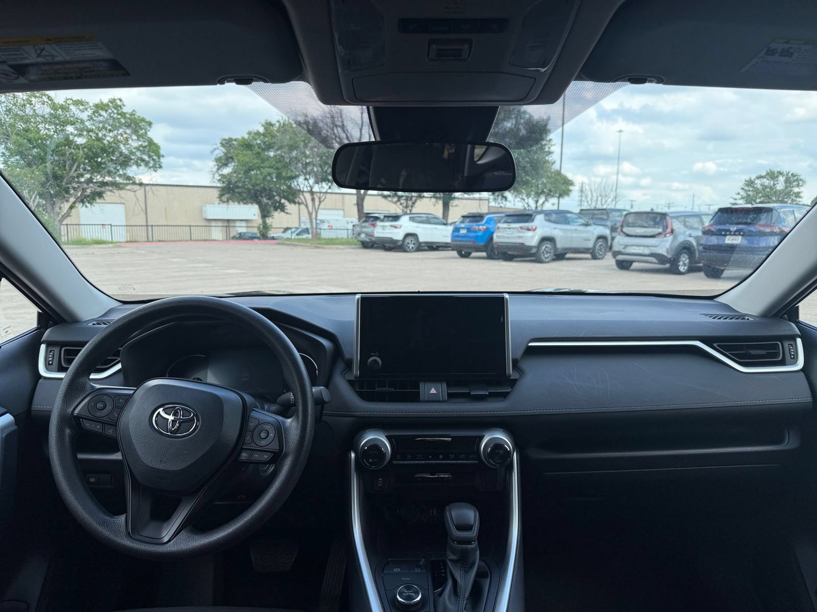 Thumbnail: 2025 Toyota RAV4 - 34