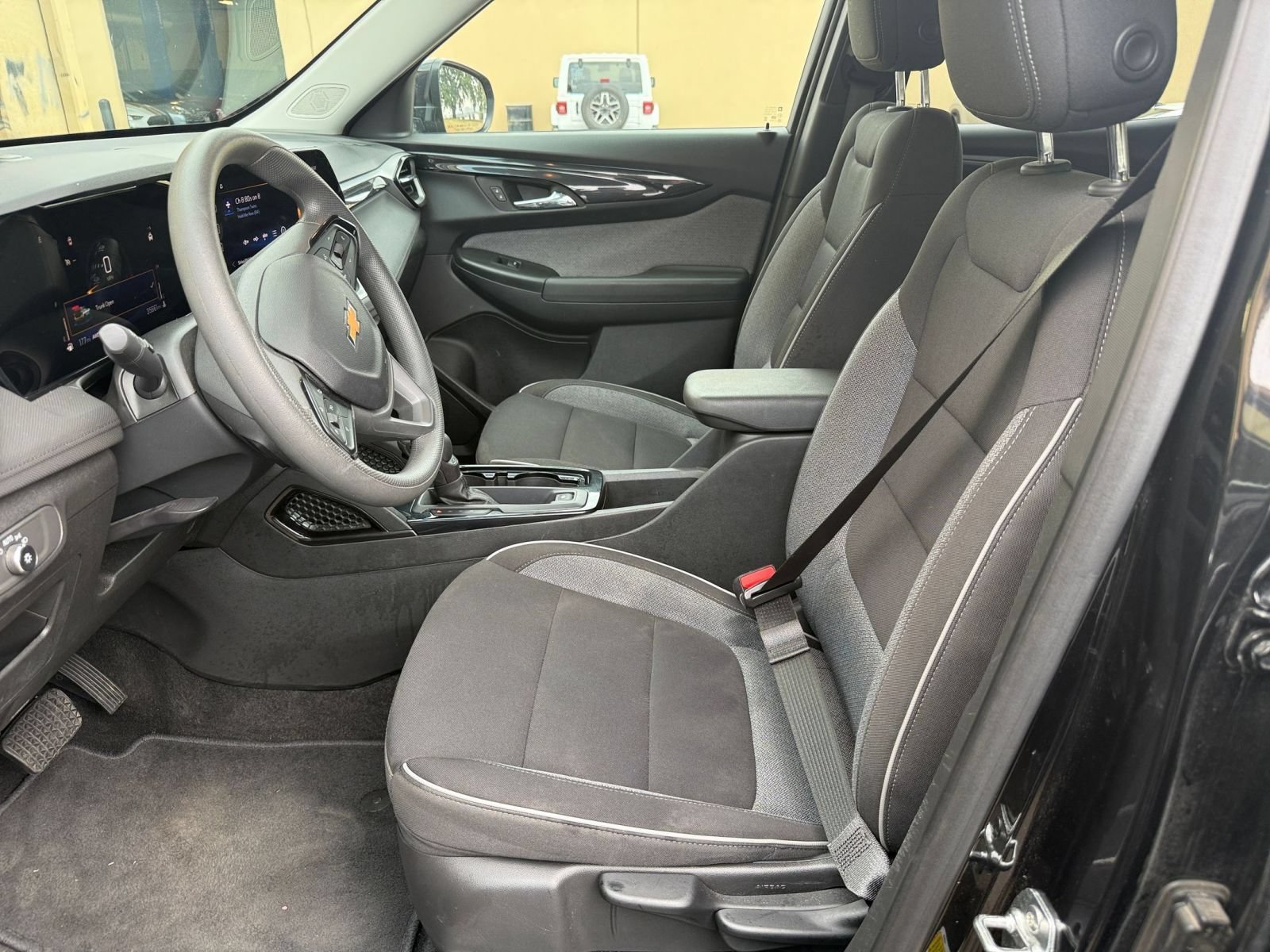 Thumbnail: 2025 Chevrolet TrailBlazer - 28