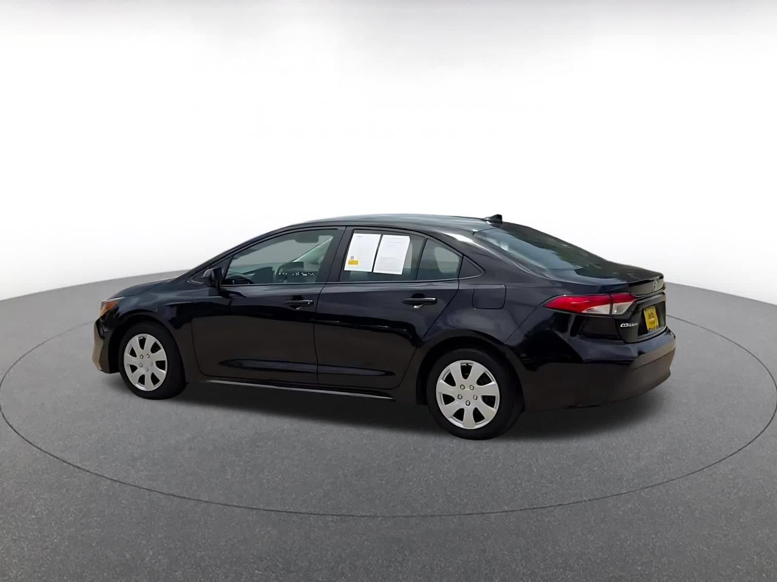 Thumbnail: 2025 Toyota Corolla - 10