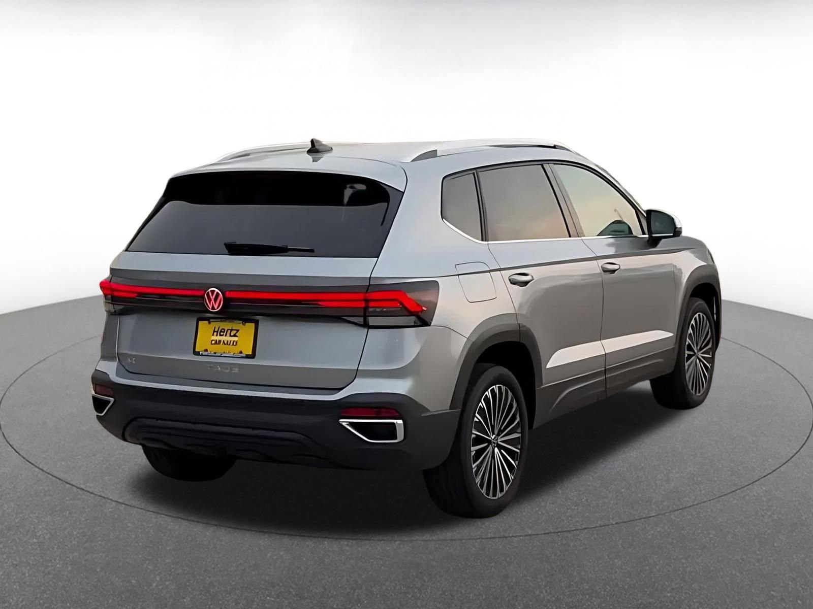 Thumbnail: 2025 Volkswagen Taos - 15