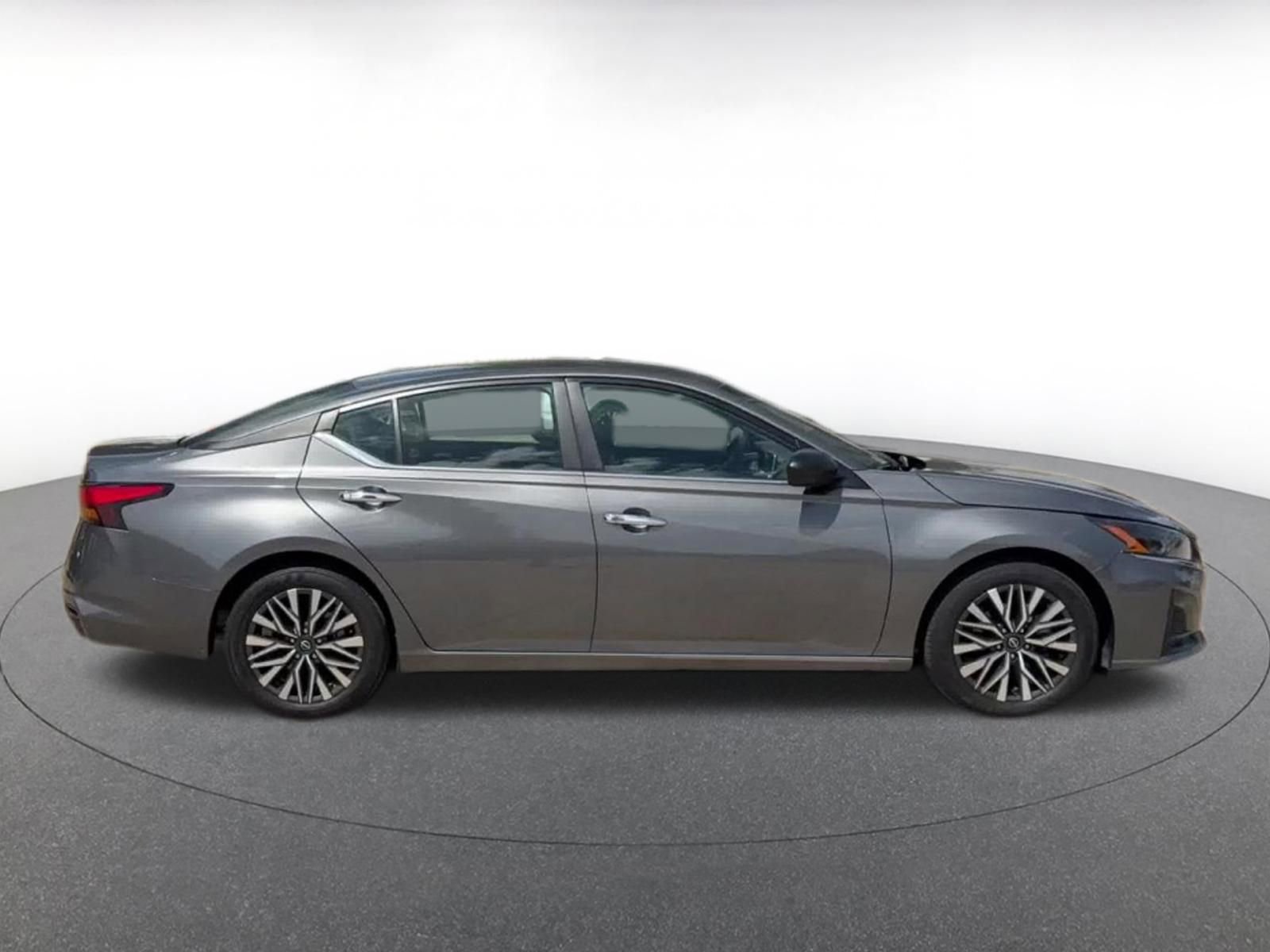 Thumbnail: 2025 Nissan Altima - 16