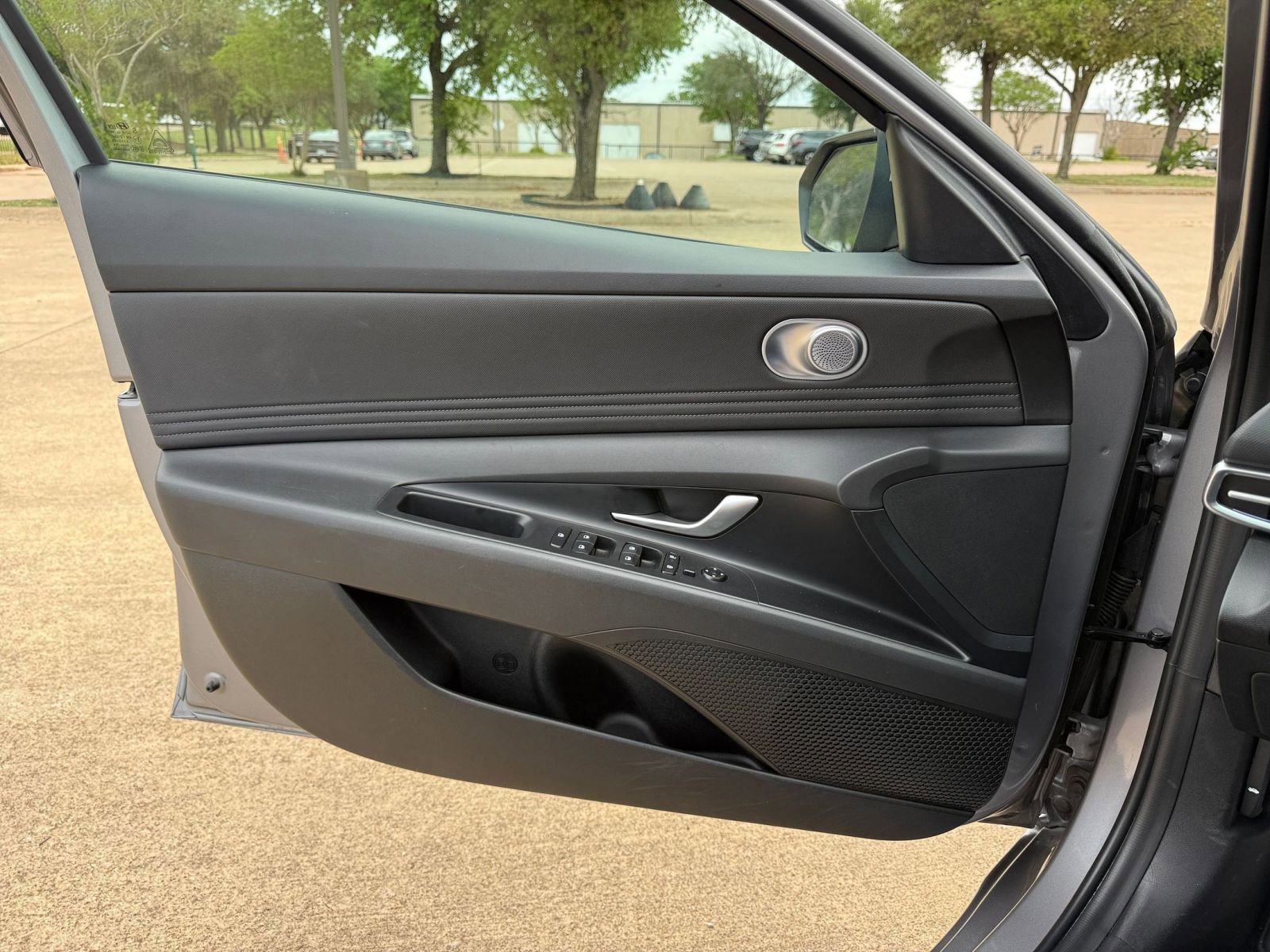 Thumbnail: 2025 Hyundai Elantra - 18