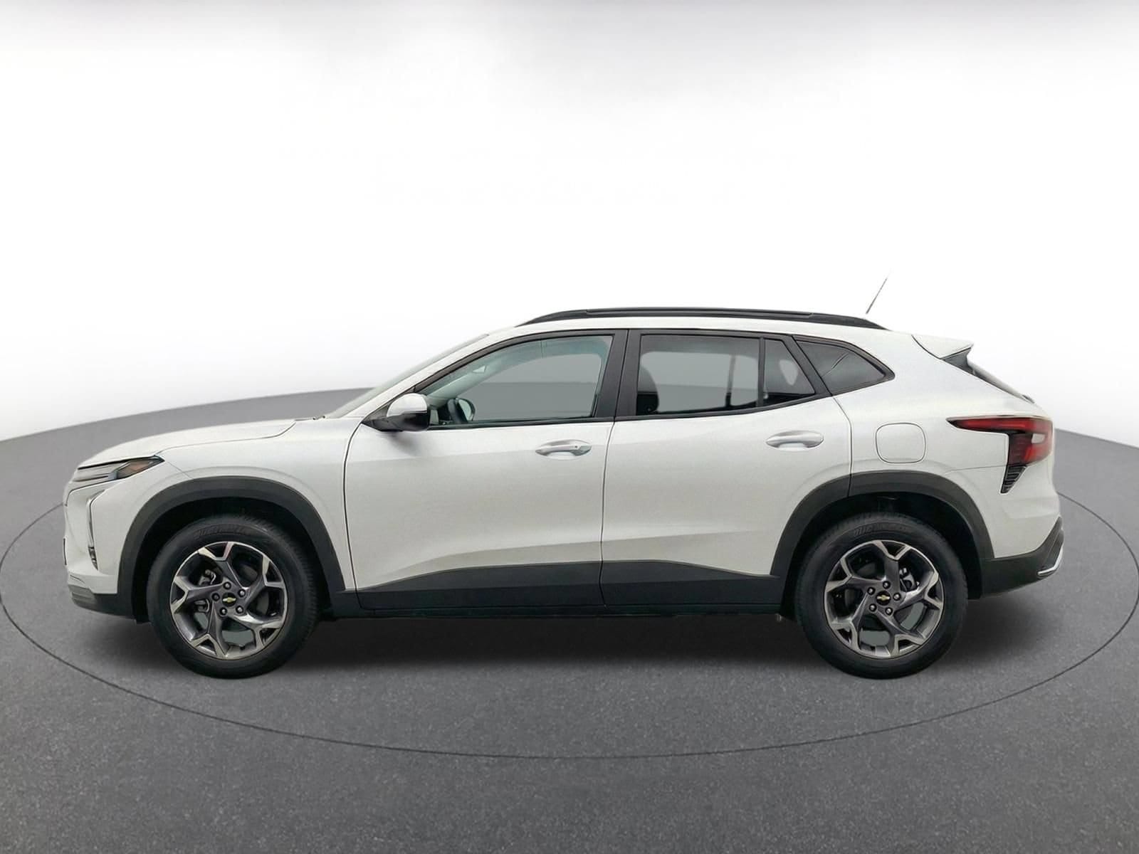 Thumbnail: 2025 Chevrolet Trax - 4