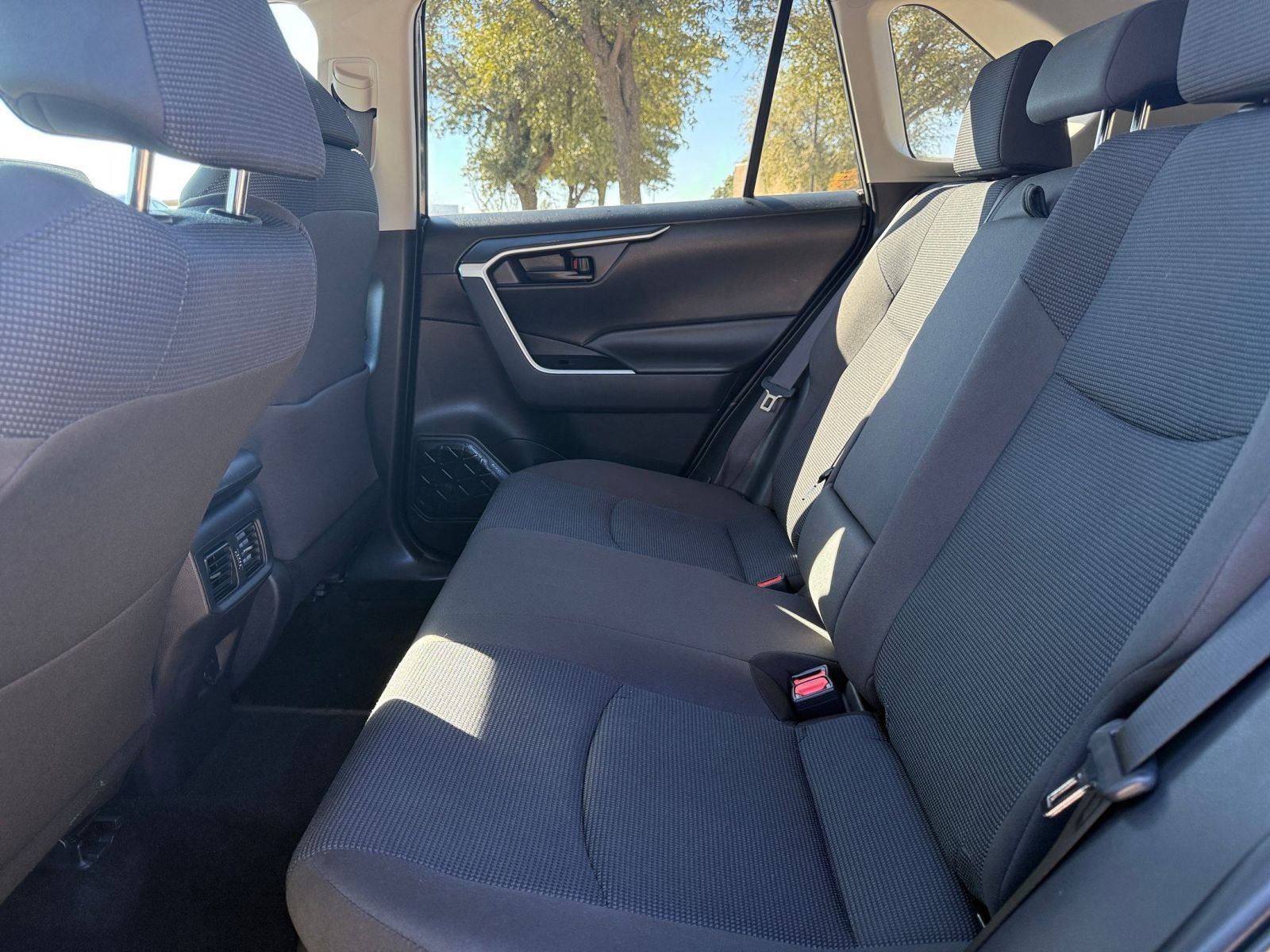 Thumbnail: 2025 Toyota RAV4 - 25