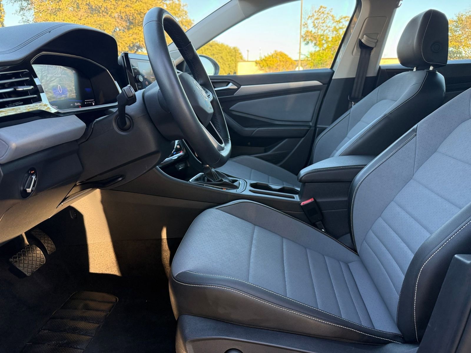 Thumbnail: 2025 Volkswagen Jetta - 27