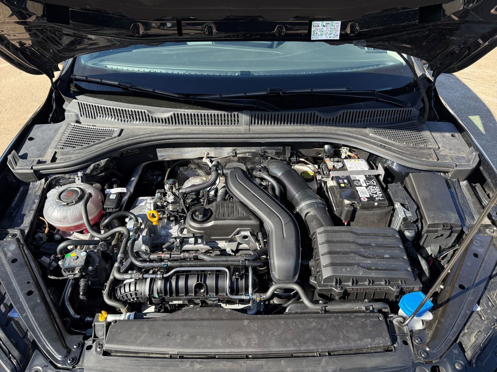 Thumbnail: 2025 Volkswagen Jetta - 34