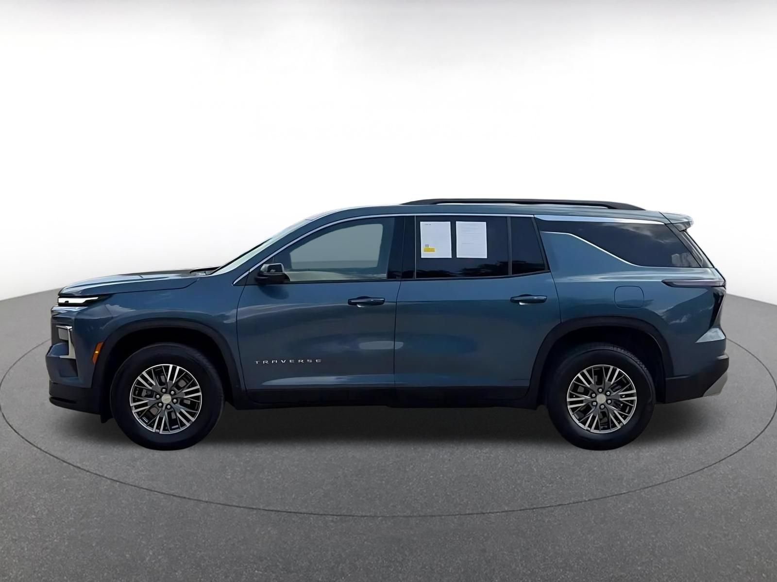 Thumbnail: 2025 Chevrolet Traverse - 10