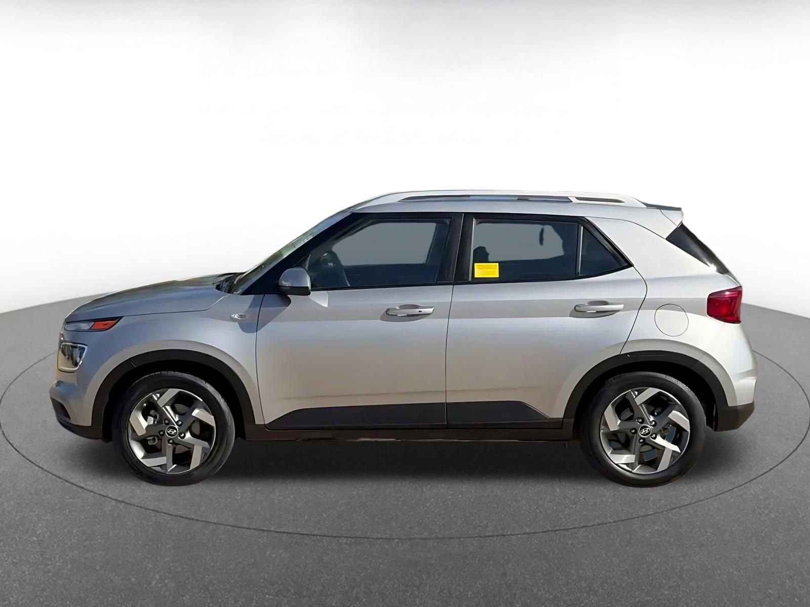 Thumbnail: 2025 Hyundai Venue - 9