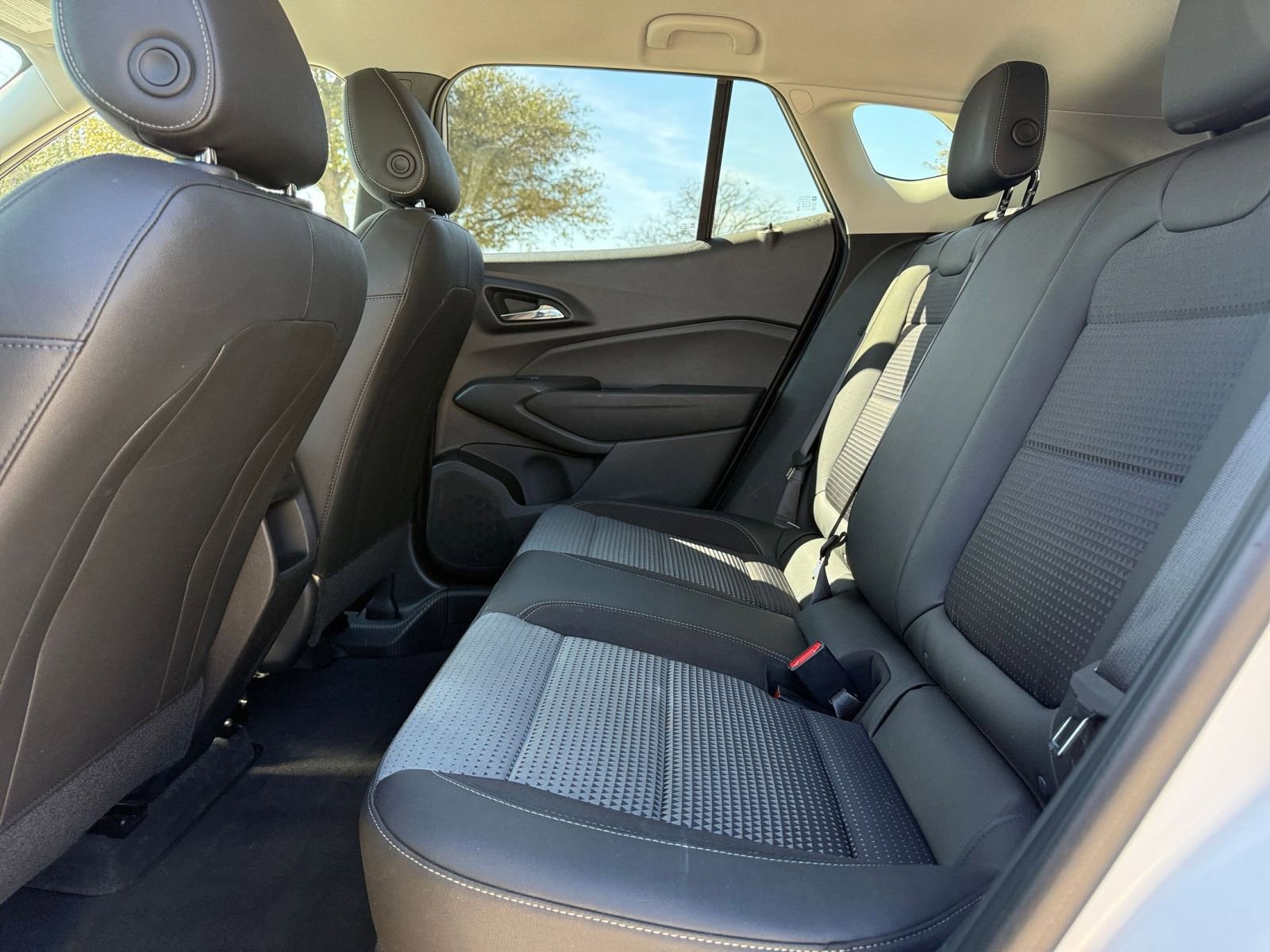 Thumbnail: 2025 Chevrolet Trax - 25