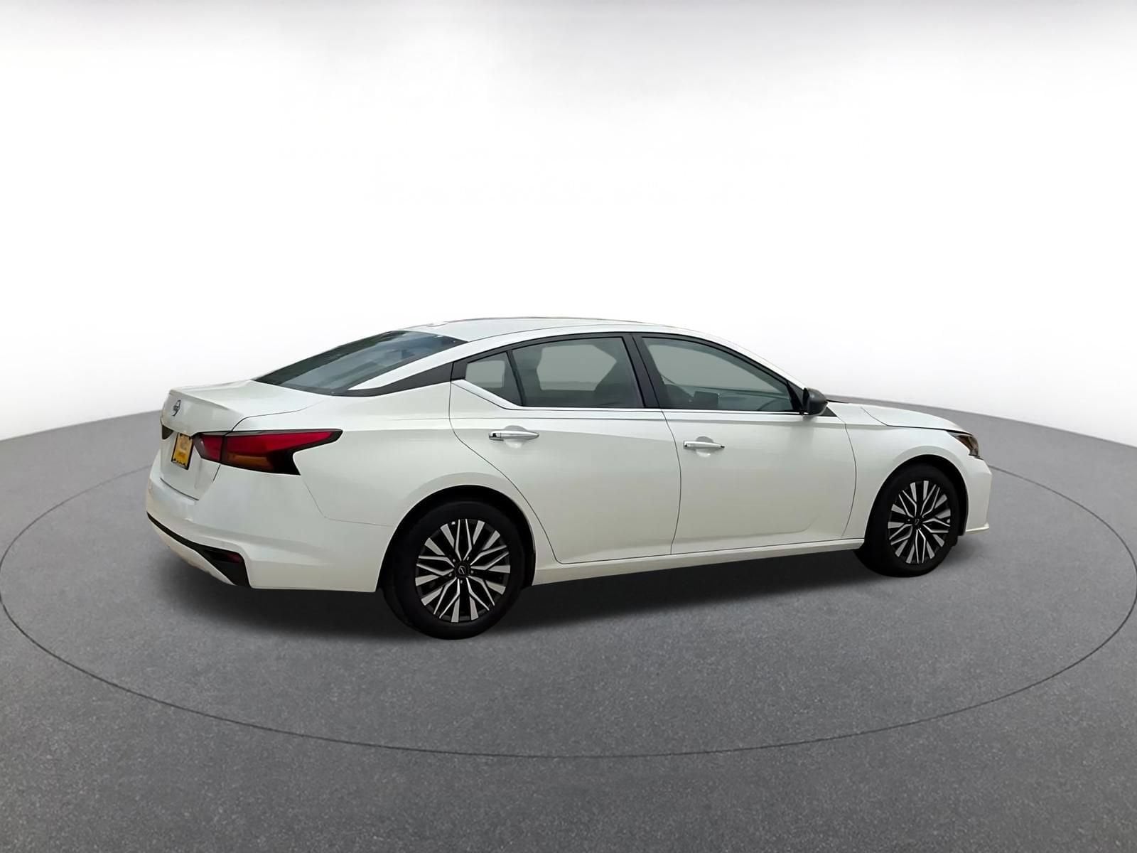 Thumbnail: 2025 Nissan Altima - 13