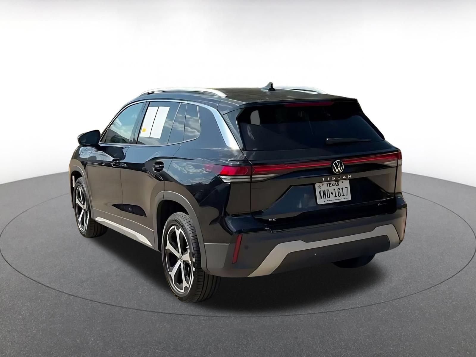 Thumbnail: 2026 Volkswagen Tiguan - 10