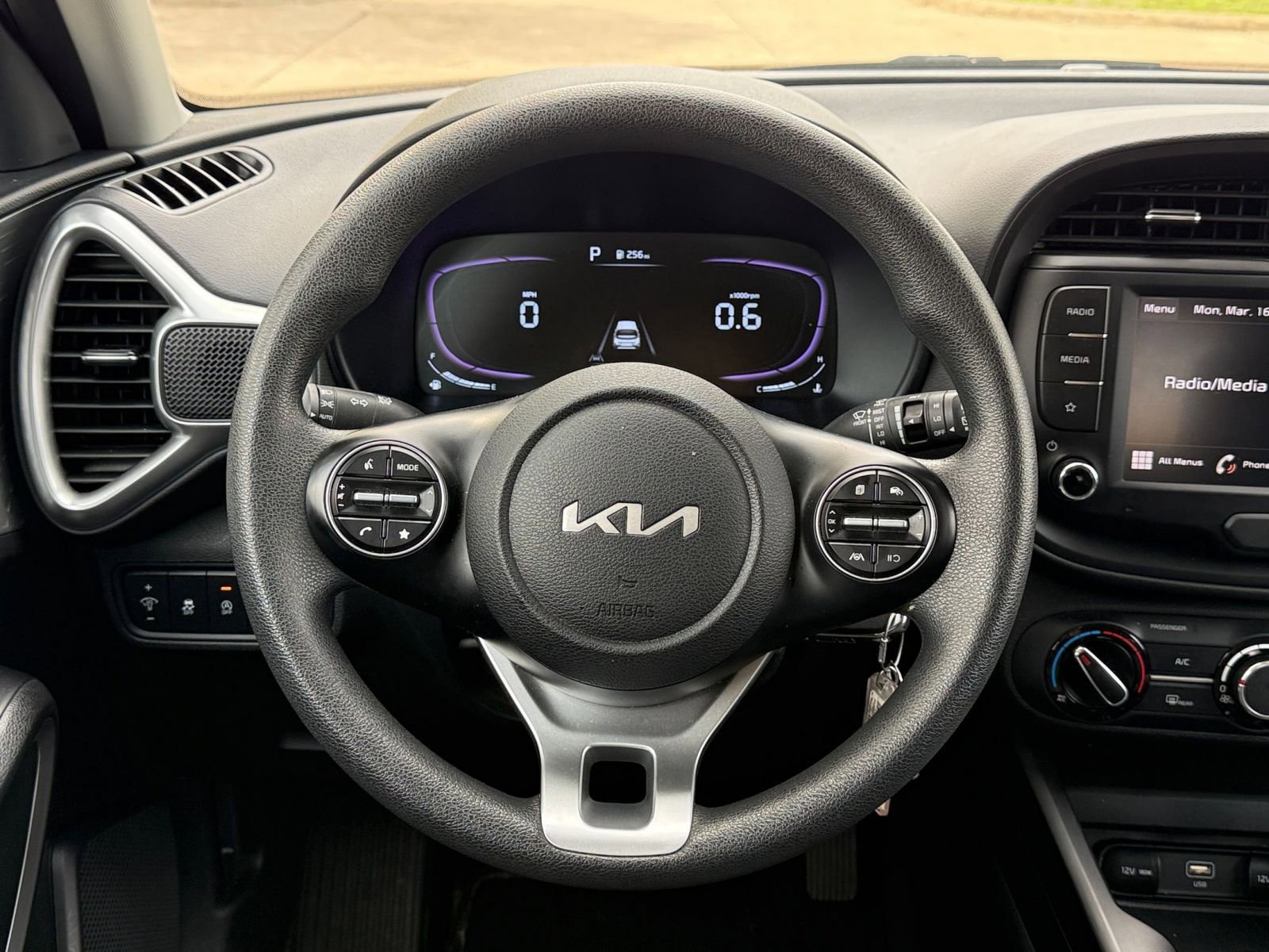 Thumbnail: 2025 Kia Soul - 28