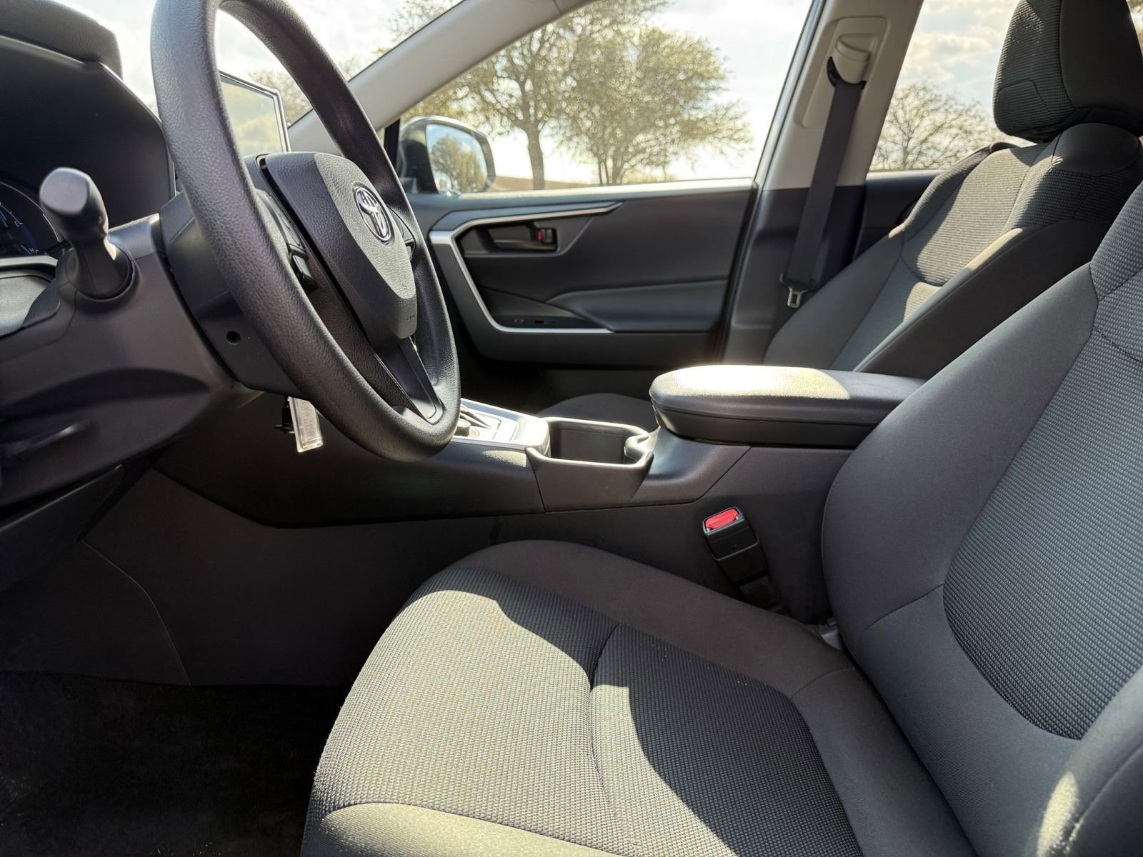 Thumbnail: 2025 Toyota RAV4 - 28