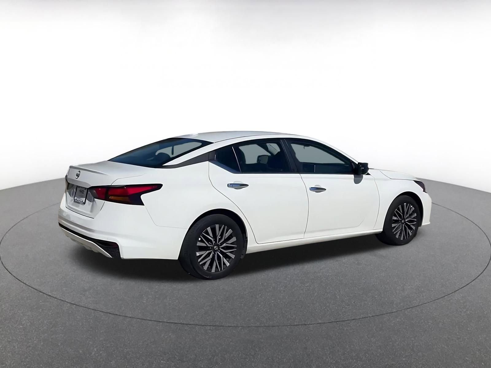 Thumbnail: 2025 Nissan Altima - 15