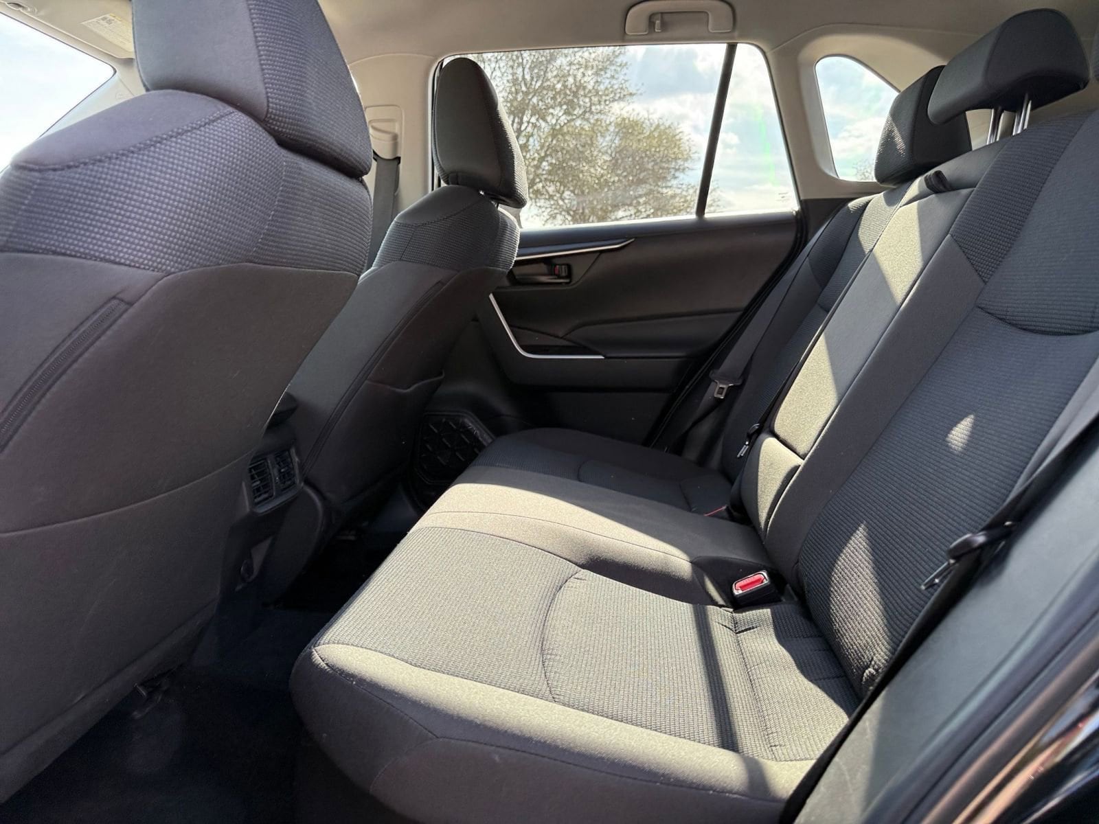 Thumbnail: 2025 Toyota RAV4 - 27