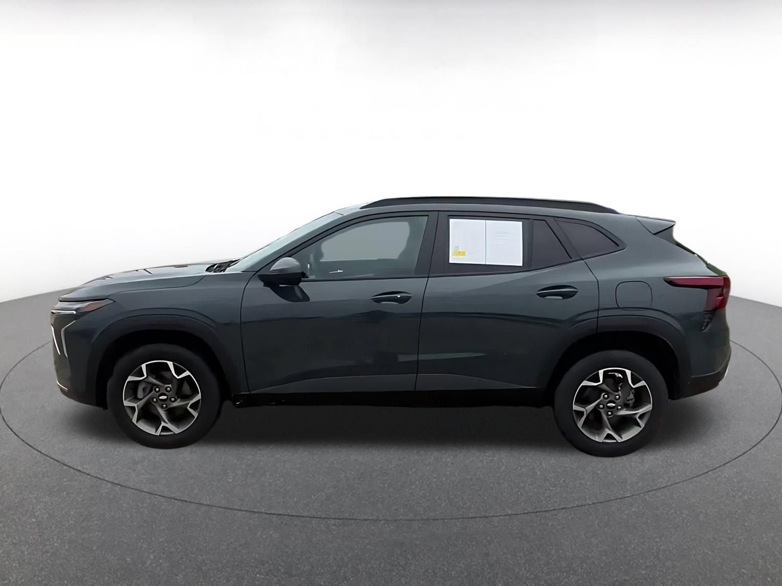 Thumbnail: 2025 Chevrolet Trax - 10