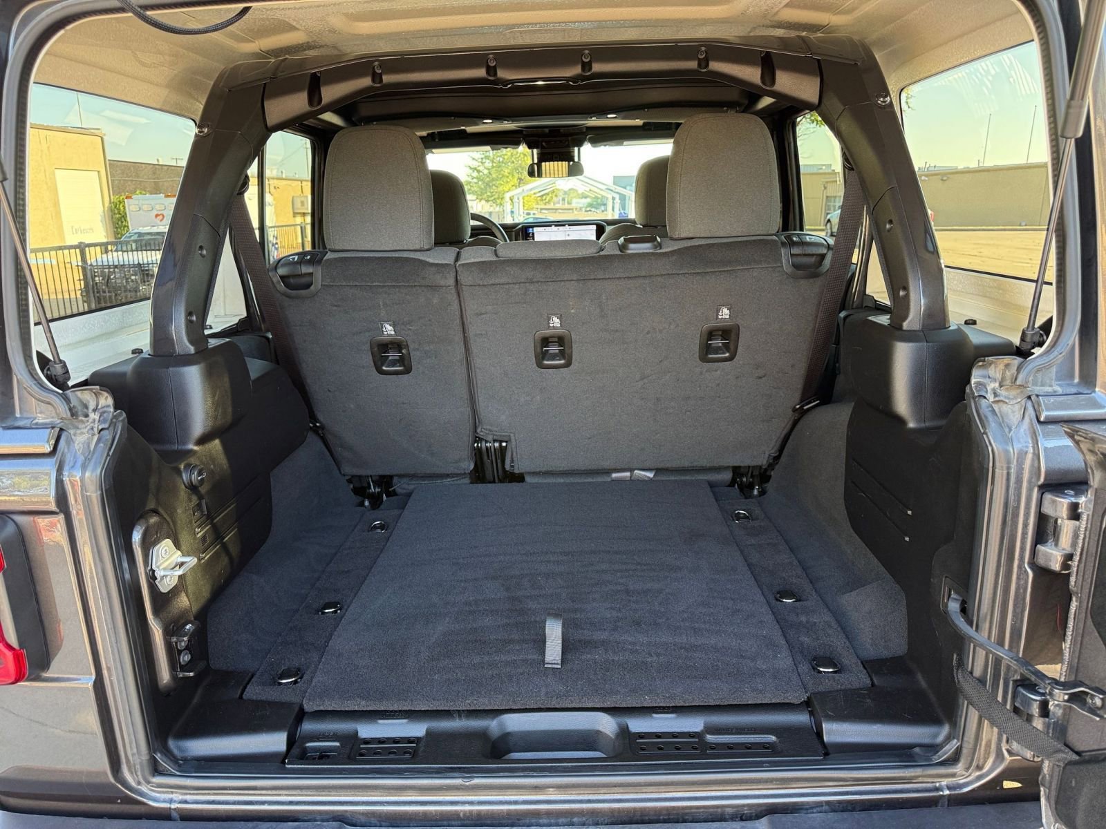 Thumbnail: 2025 Jeep Wrangler - 31