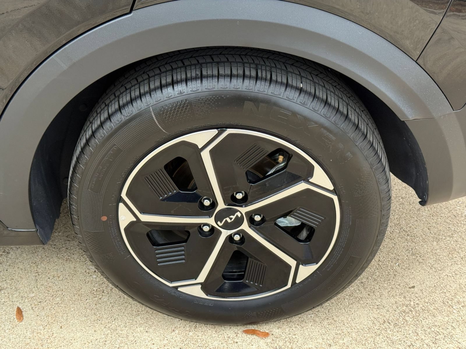 Thumbnail: 2026 Kia Niro - 30