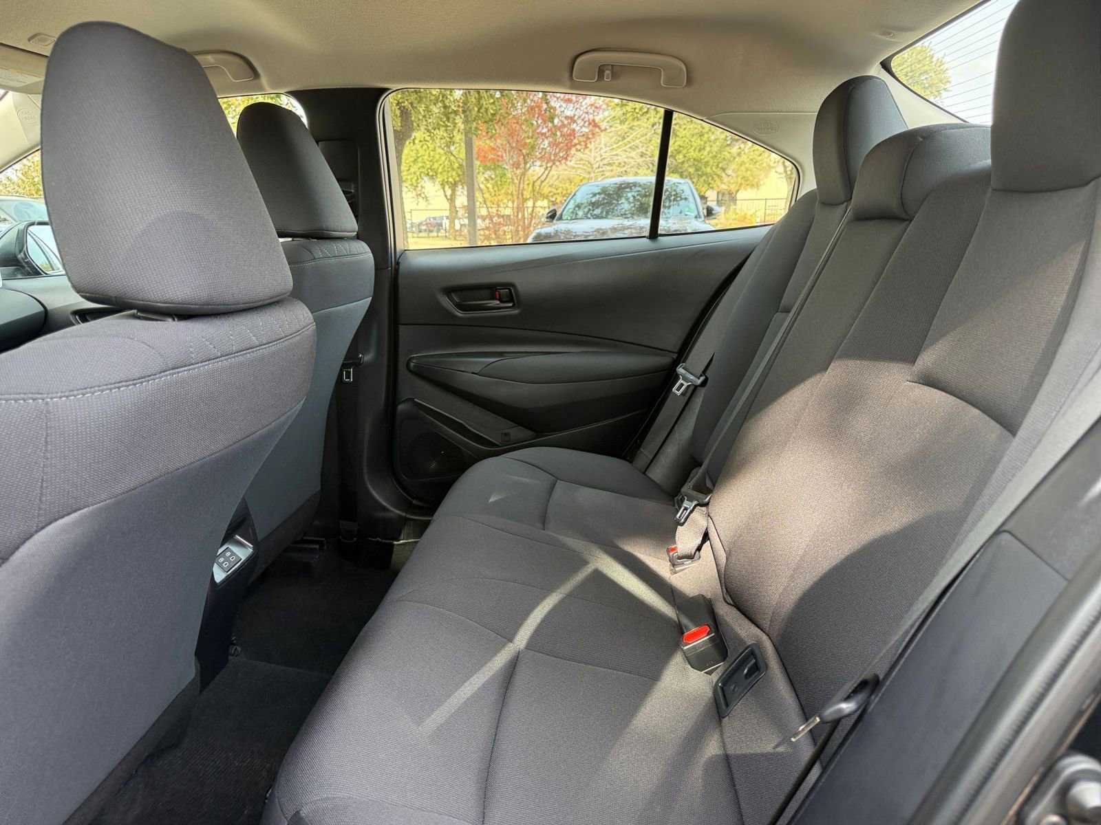 Thumbnail: 2025 Toyota Corolla - 25