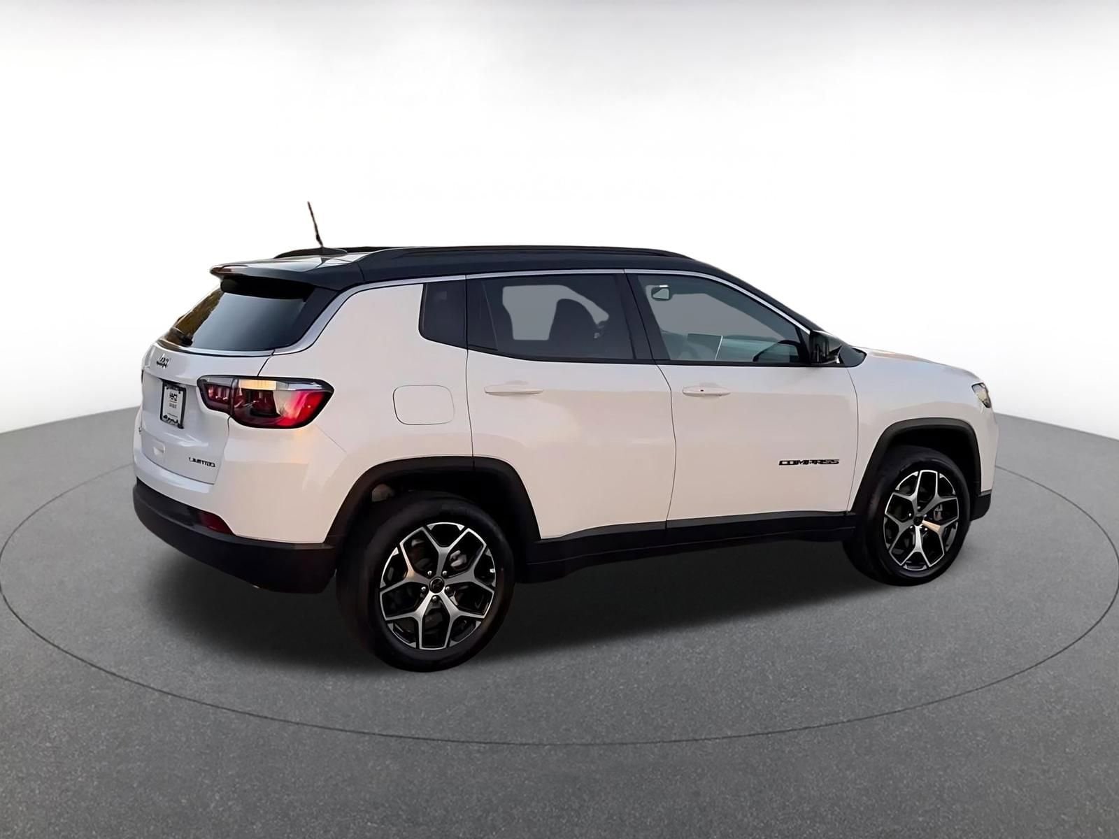 Thumbnail: 2025 Jeep Compass - 15