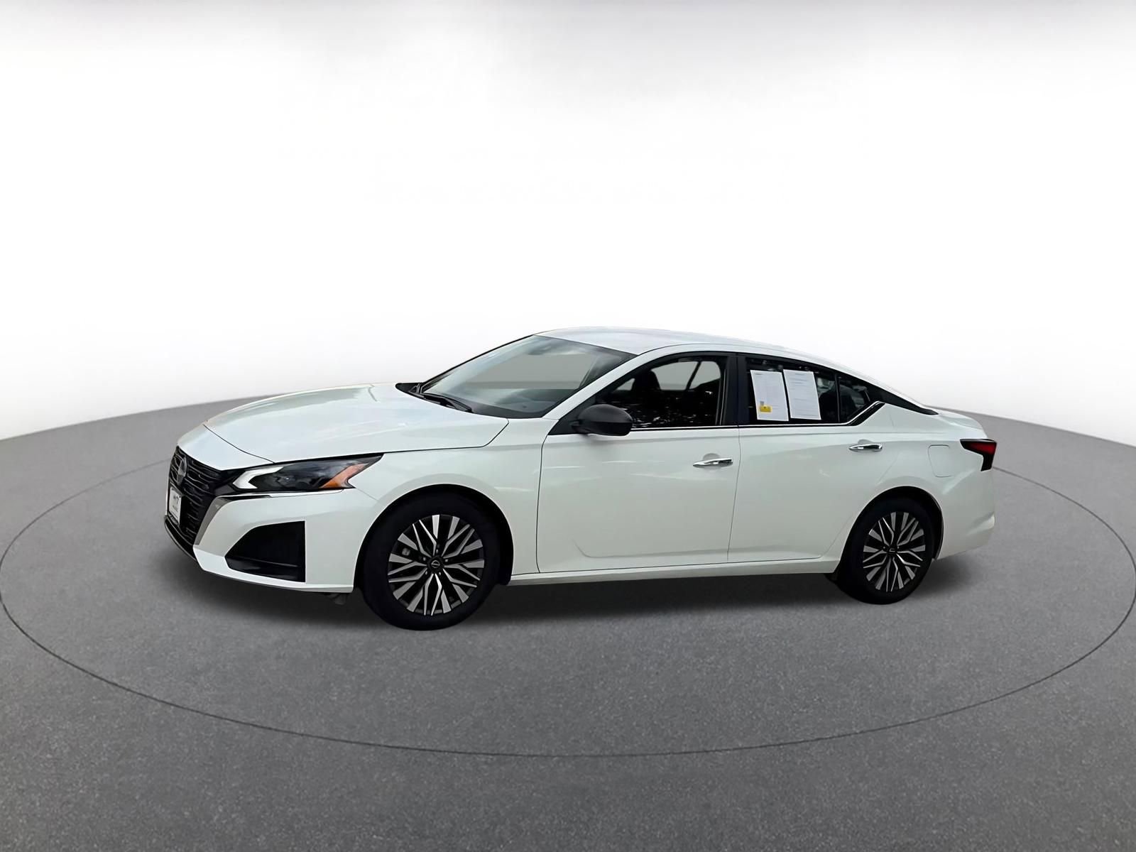 Thumbnail: 2025 Nissan Altima - 8