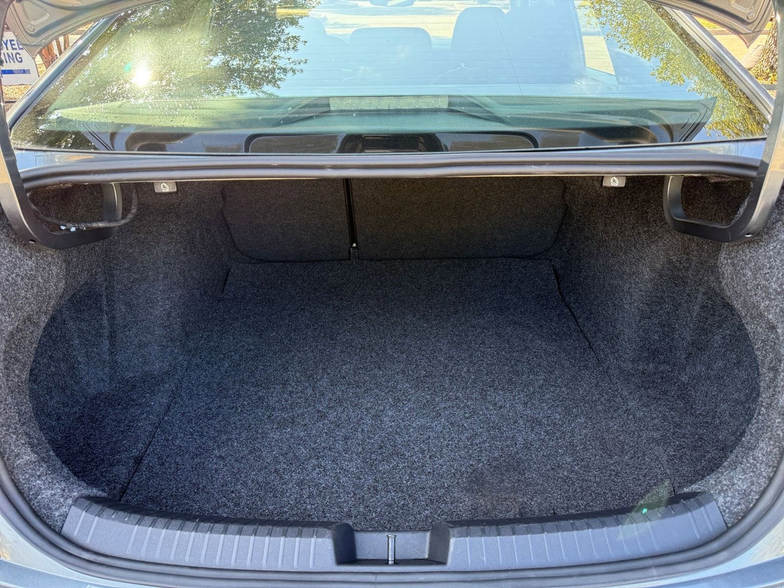 Thumbnail: 2025 Volkswagen Jetta - 31