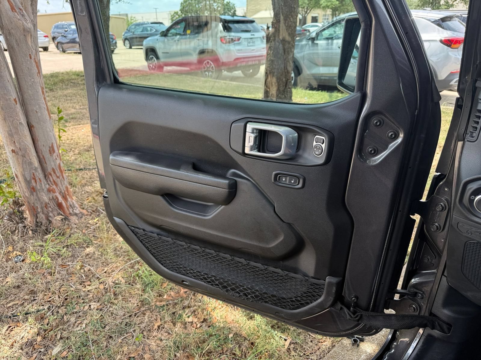 Thumbnail: 2025 Jeep Wrangler - 18