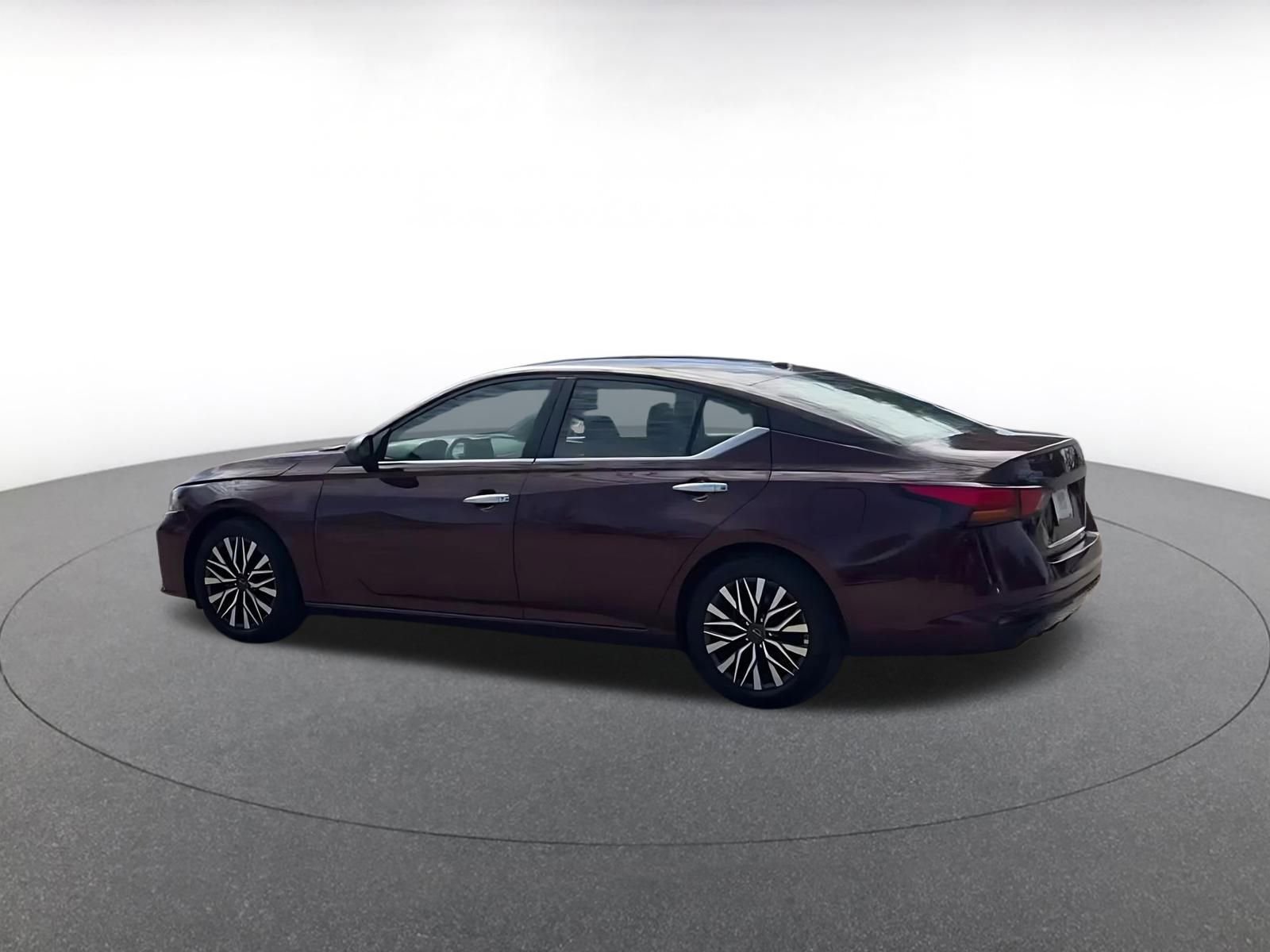 Thumbnail: 2025 Nissan Altima - 10