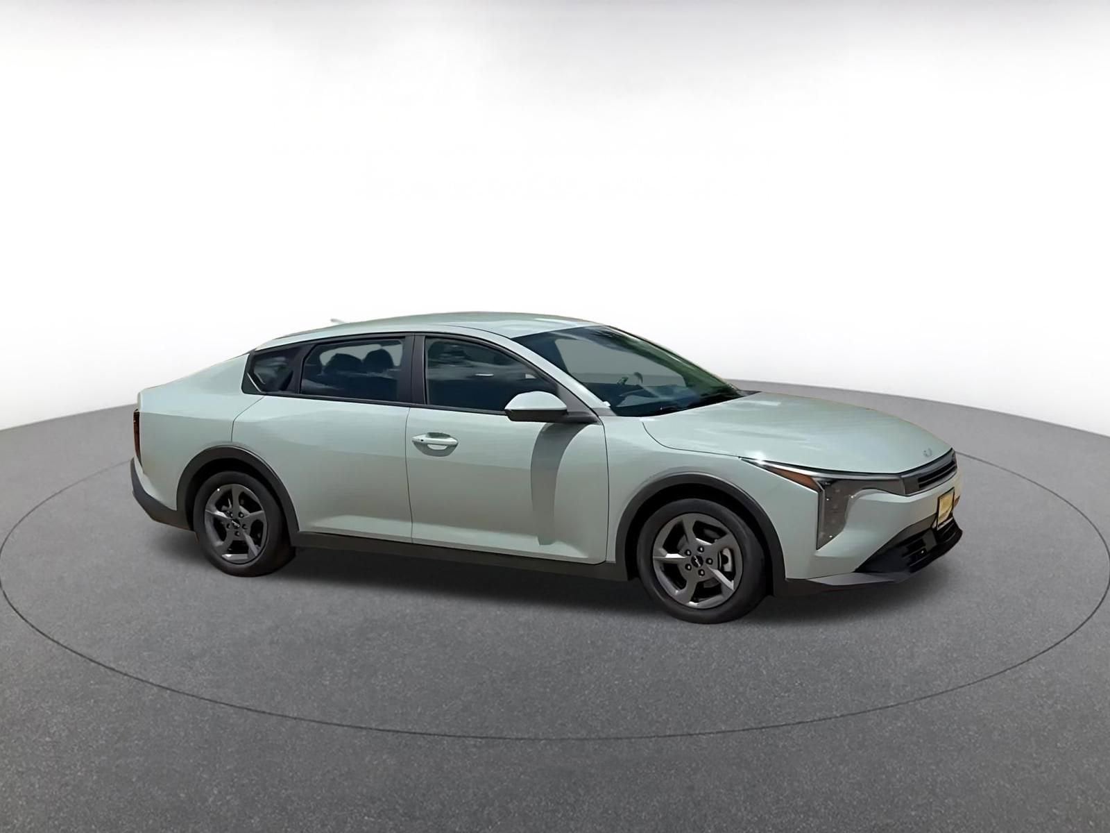 Thumbnail: 2025 Kia K4 - 2