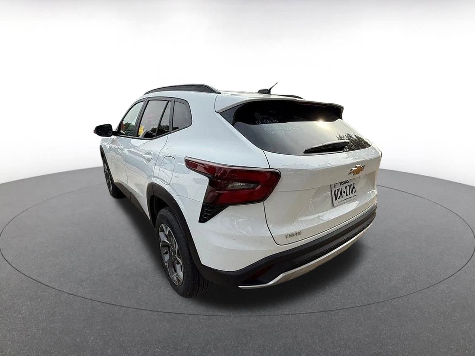 Thumbnail: 2025 Chevrolet Trax - 3